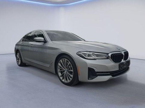 Used 2021 BMW 530i xDrive w/ Premium Package AWD/4WD image 8