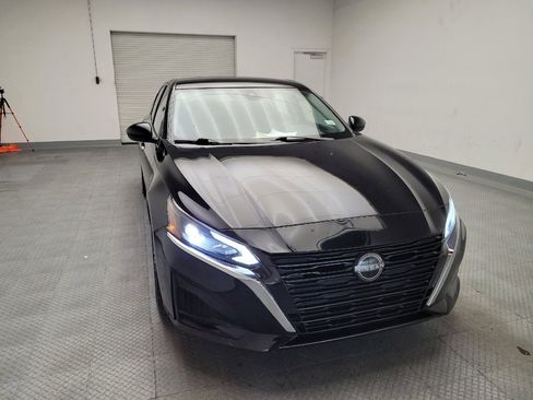 Used 2023 Nissan Altima 2.5 SV image 14