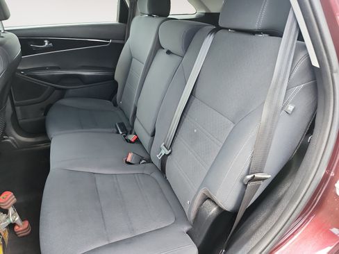 Used 2019 Kia Sorento AWD V6 image 13