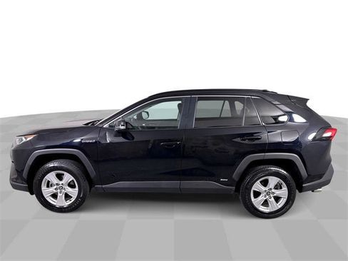 Used 2021 Toyota RAV4 XLE image 5