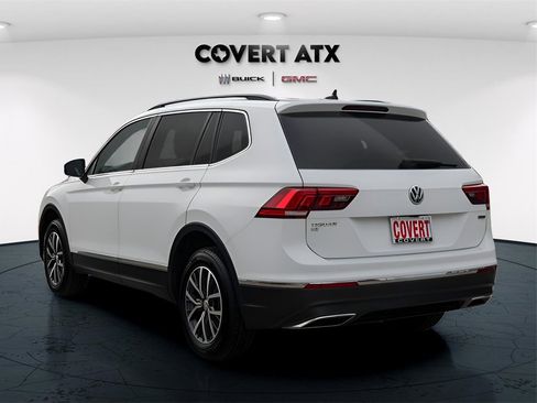 Used 2020 Volkswagen Tiguan SE w/ Panoramic Sunroof Package image 6