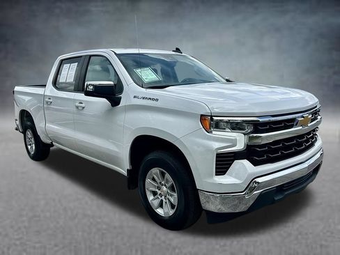 Used 2025 Chevrolet Silverado 1500 LT RWD image 3