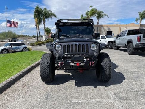 Used 2017 Jeep Wrangler Unlimited Rubicon image 2