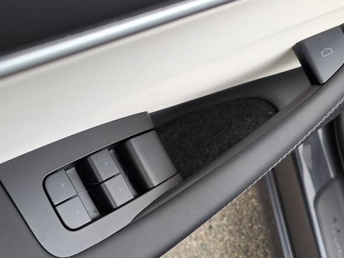 Used 2024 Tesla Model 3 image 15