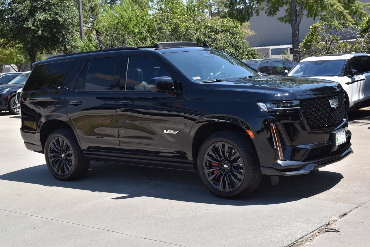 Used 2023 Cadillac Escalade V w/ LPO, ONYX Package AWD/4WD image 5