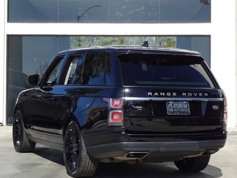 Used 2020 Land Rover Range Rover HSE image 4
