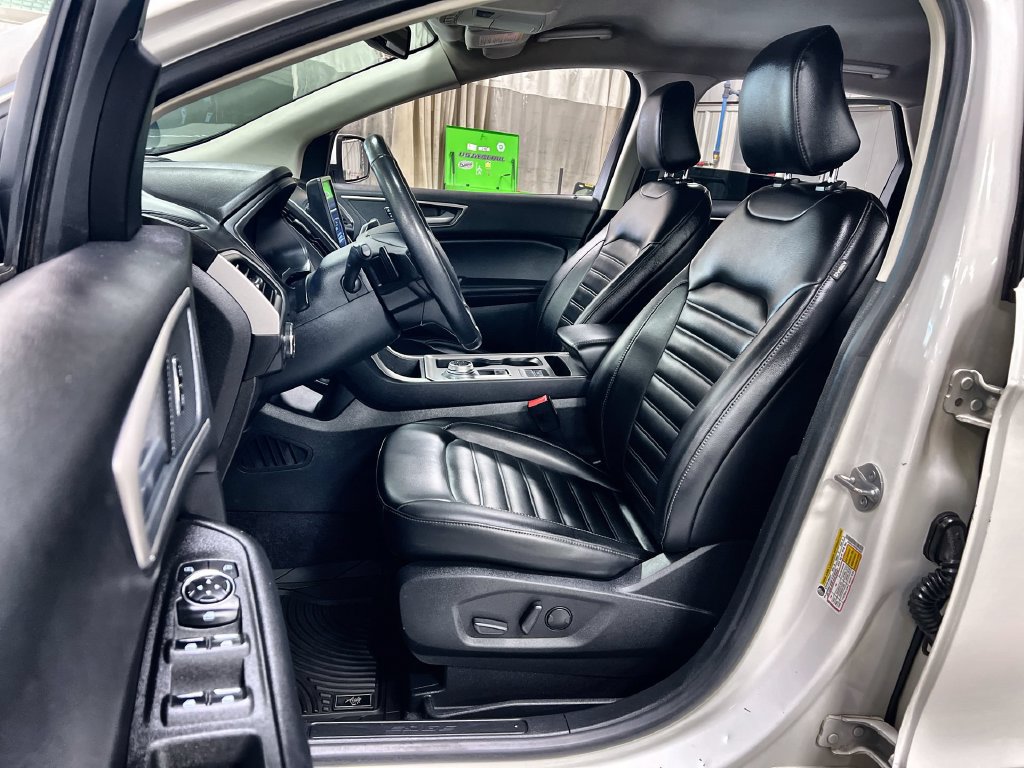 Used 2023 Ford Edge SEL w/ Convenience Package AWD/4WD image 12