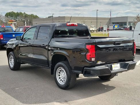 Used 2024 Chevrolet Colorado W/T image 5
