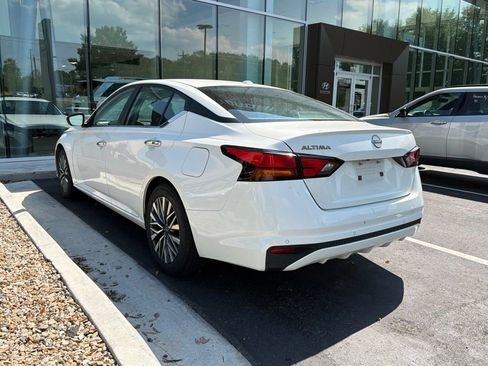 Used 2025 Nissan Altima 2.5 SV FWD image 6