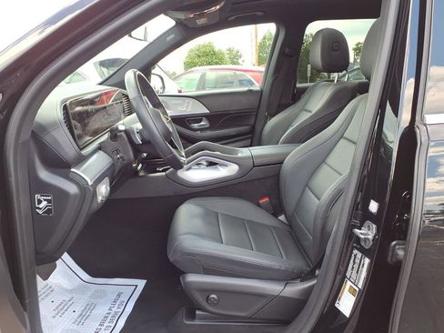 Used 2025 Mercedes-Benz GLS 450 4MATIC image 21