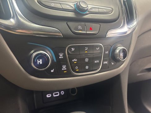 Used 2024 Chevrolet Equinox LT image 20