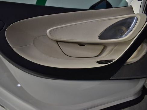 Used 2020 McLaren GT image 18