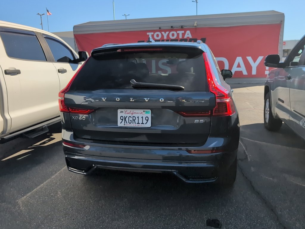 Used 2024 Volvo XC60 B5 Plus AWD/4WD image 5