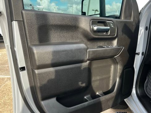 Used 2024 Chevrolet Silverado 2500 Custom w/ Custom Value Package image 29