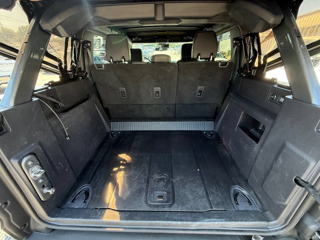 Used 2022 Ford Bronco Black Diamond w/ Sasquatch Package AWD/4WD image 25