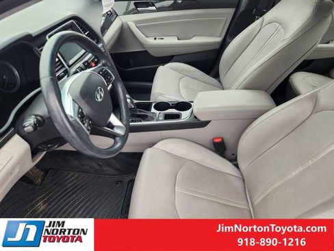 Used 2018 Hyundai Sonata Limited image 13