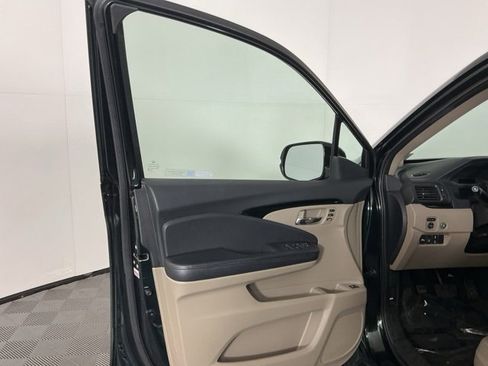 Used 2017 Honda Pilot Touring image 12