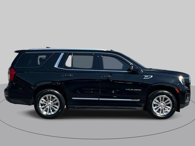 Used 2023 GMC Yukon SLT w/ SLT Premium Package AWD/4WD image 3