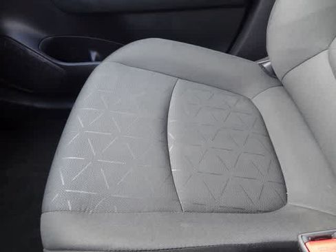 Used 2024 Toyota RAV4 XLE FWD image 28
