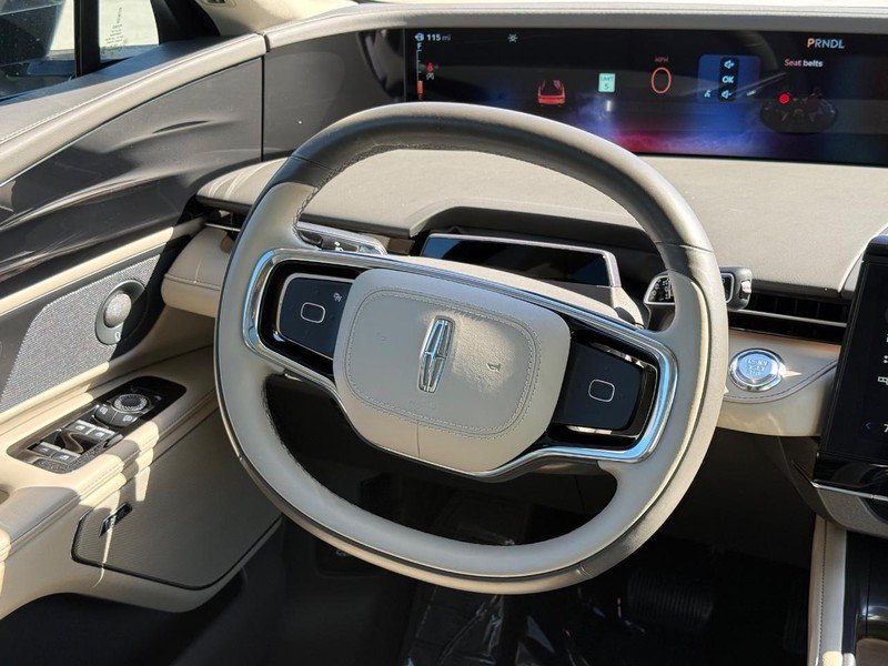 Certified 2024 Lincoln Nautilus Reserve w/ Equipment Group 202A AWD/4WD image 17