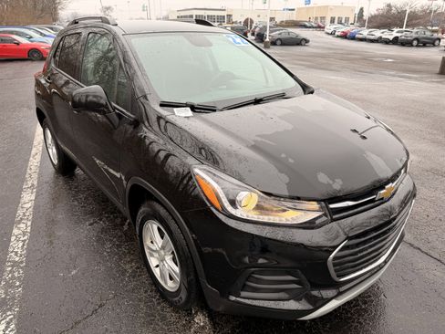 Used 2022 Chevrolet Trax LT image 1
