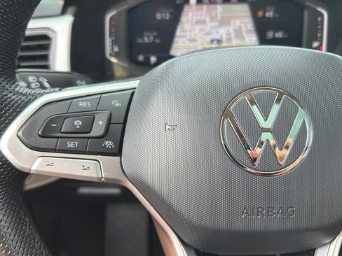 Certified 2023 Volkswagen Atlas SEL R-Line AWD/4WD image 13