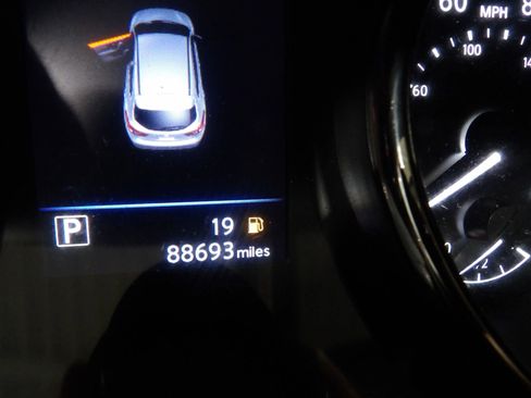 Used 2020 Nissan Rogue Sport S image 17