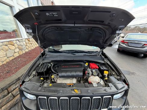 Used 2019 Jeep Renegade Sport image 14