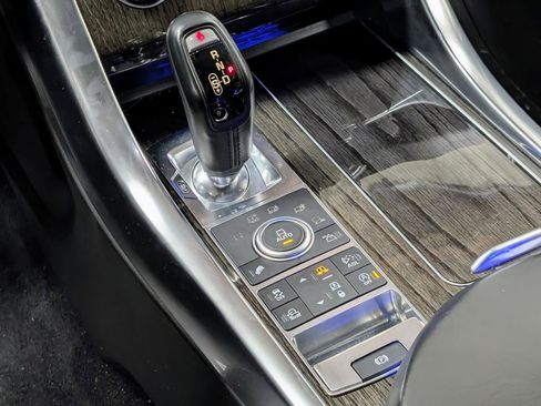 Used 2016 Land Rover Range Rover Sport HSE image 28