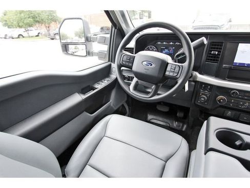 Used 2025 Ford F250 XL w/ FX4 Off-Road Package AWD/4WD image 7