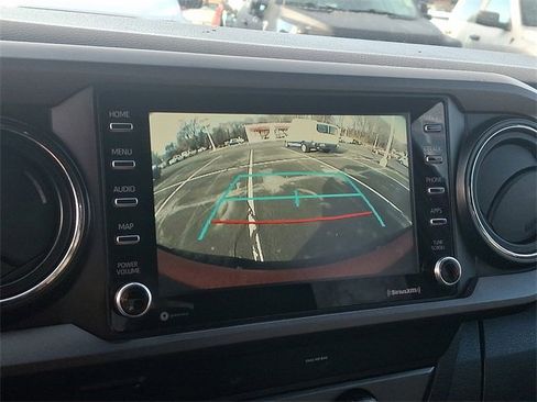 Used 2020 Toyota Tacoma TRD Sport image 18