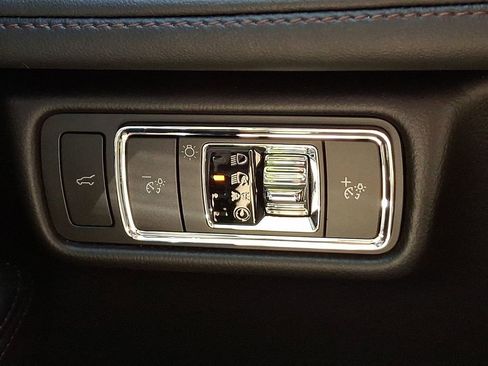 Used 2023 Lincoln Aviator AWD w/ Premium Package image 27