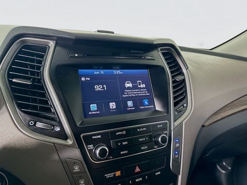 Used 2017 Hyundai Santa Fe Sport FWD image 19