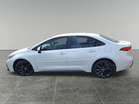 Used 2025 Toyota Corolla SE image 4