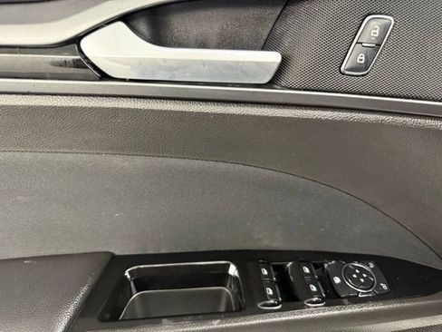 Used 2016 Ford Fusion SE image 27