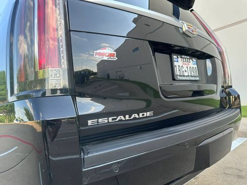 Used 2016 Cadillac Escalade Premium RWD image 12