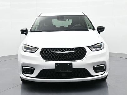 Used 2024 Chrysler Pacifica Touring-L