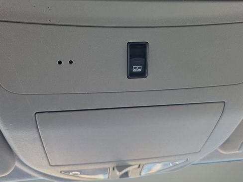 Used 2015 Nissan Titan SV w/ SV Value Truck Package image 26