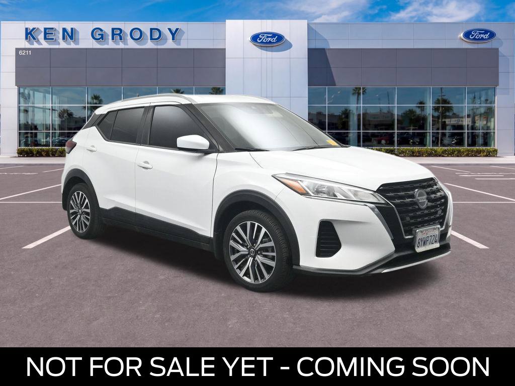 Used 2021 Nissan Kicks SV FWD image 1