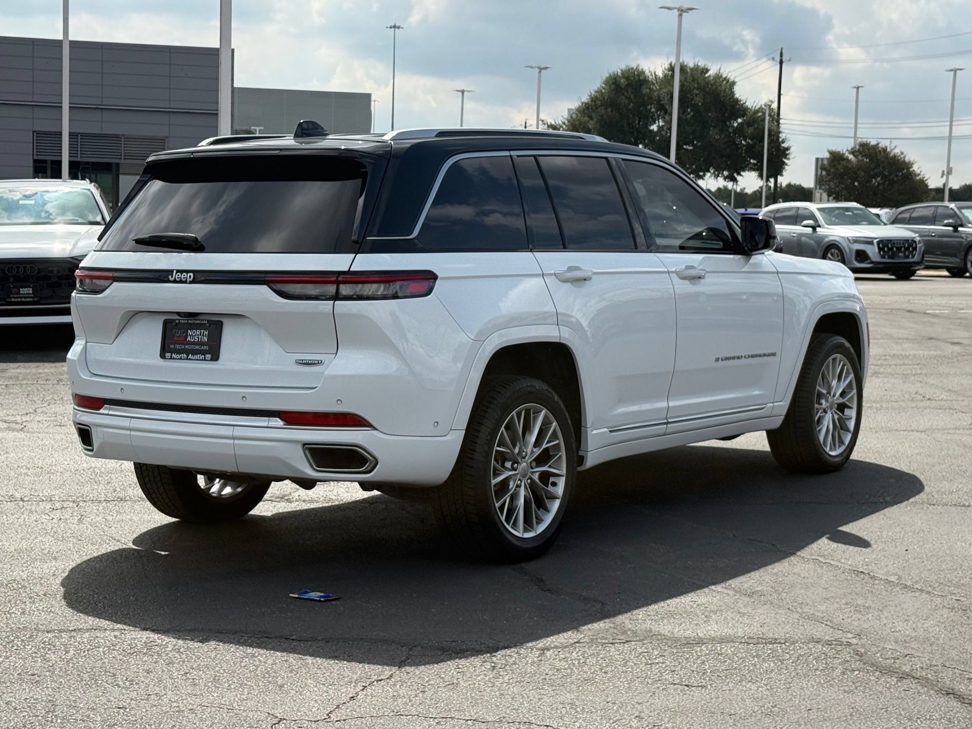 Used 2023 Jeep Grand Cherokee Summit RWD image 7