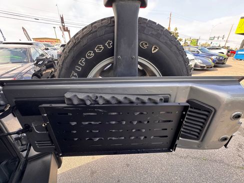 Used 2015 Jeep Wrangler Unlimited Rubicon w/ Connectivity Group image 30