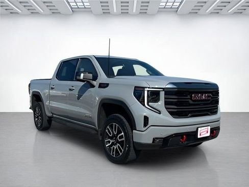 Used 2024 GMC Sierra 1500 AT4 w/ Technology Package image 2