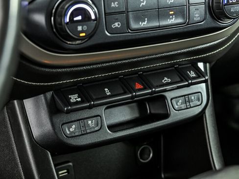Used 2018 GMC Canyon Denali AWD/4WD image 25