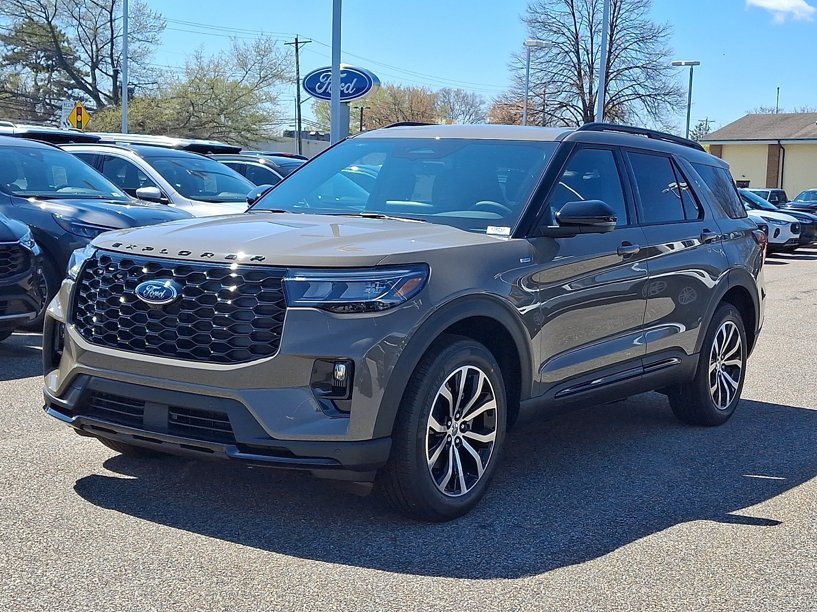 New 2026 Ford Explorer ST-Line AWD/4WD image 3