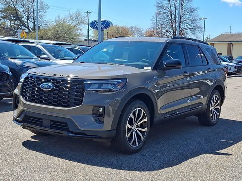 New 2026 Ford Explorer ST-Line AWD/4WD image 3