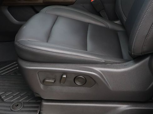 Used 2025 Chevrolet Silverado 1500 LT Trail Boss w/ LT Trail Boss Premium Package AWD/4WD image 15