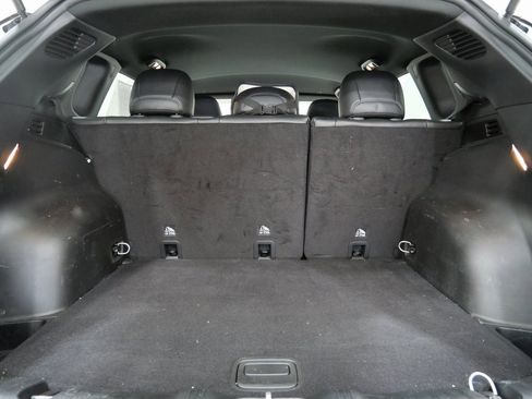 Used 2024 Jeep Compass Latitude image 25