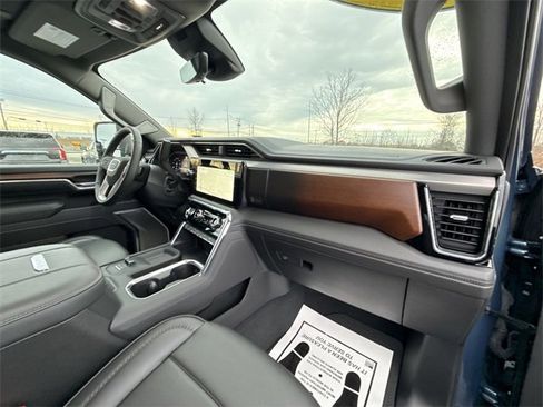 Used 2025 GMC Sierra 2500 Denali w/ Denali Reserve Package image 30