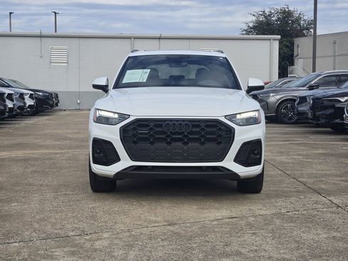 Certified 2024 Audi Q5 2.0T Premium w/ Summer of Audi Package image 3