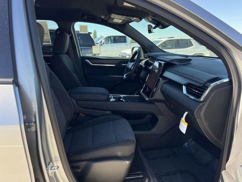 New 2026 GMC Acadia Elevation image 30